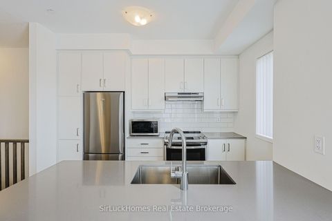 Photo 14 at 342 - 100 Honeycrisp Crescent, Vaughan Corporate Centre, Vaughan