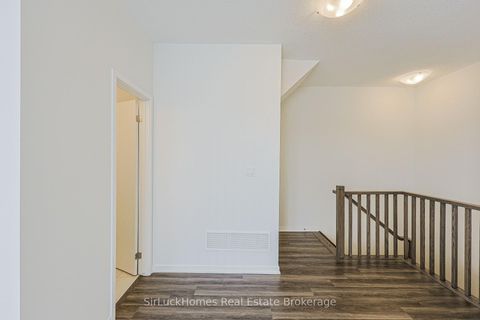 Photo 15 at 342 - 100 Honeycrisp Crescent, Vaughan Corporate Centre, Vaughan