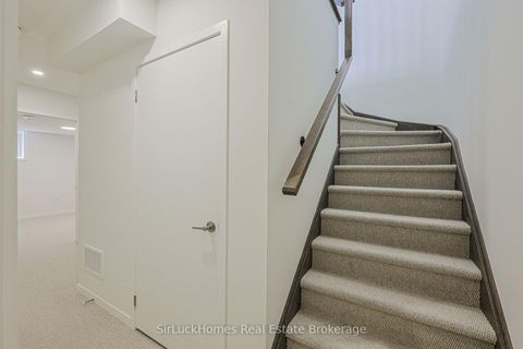 Photo 17 at 342 - 100 Honeycrisp Crescent, Vaughan Corporate Centre, Vaughan