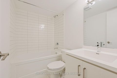 Photo 18 at 342 - 100 Honeycrisp Crescent, Vaughan Corporate Centre, Vaughan