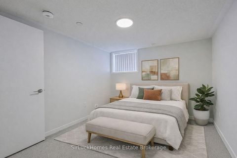 Photo 22 at 342 - 100 Honeycrisp Crescent, Vaughan Corporate Centre, Vaughan