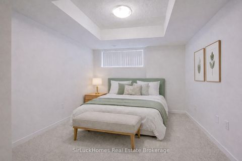 Photo 24 at 342 - 100 Honeycrisp Crescent, Vaughan Corporate Centre, Vaughan