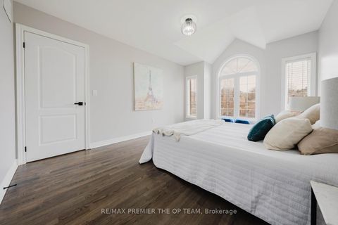 Photo 23 at 16 St Michele Place, Islington Woods, Vaughan