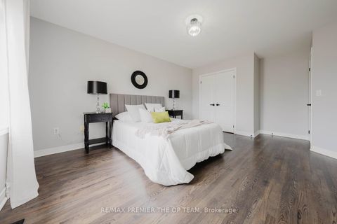 Photo 25 at 16 St Michele Place, Islington Woods, Vaughan