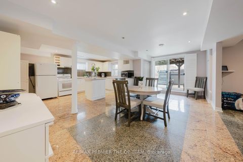 Photo 30 at 16 St Michele Place, Islington Woods, Vaughan