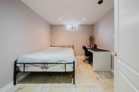 Photo 36 at 16 St Michele Place, Islington Woods, Vaughan