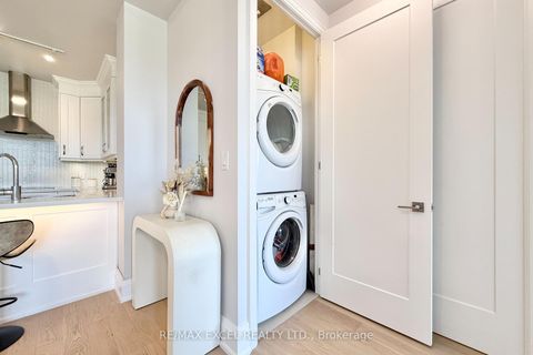 Photo 19 at 208 - 9 Stollery Pond Crescent, Angus Glen, Markham