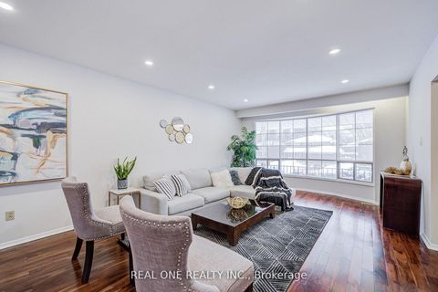 Photo 9 at 22 Kenmanor Boulevard, L'Amoreaux, Toronto