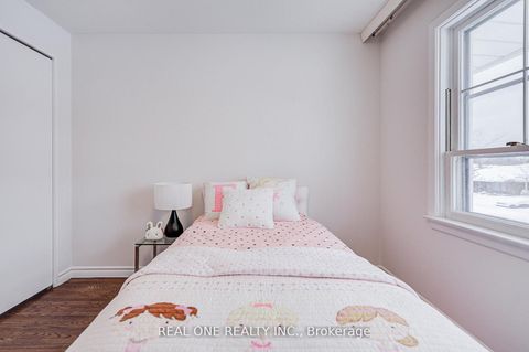 Photo 30 at 22 Kenmanor Boulevard, L'Amoreaux, Toronto