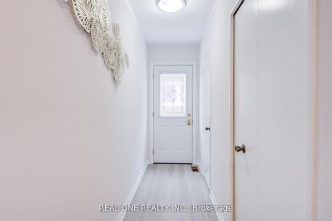 Photo 34 at 22 Kenmanor Boulevard, L'Amoreaux, Toronto