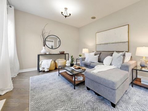 Photo 5 at 36 Canelli Heights Court, Patterson, Vaughan