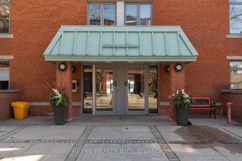 Photo 2 at 304 - 21 Kempenfelt Drive, North Shore, Barrie