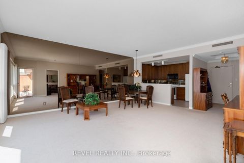 Photo 7 at 304 - 21 Kempenfelt Drive, North Shore, Barrie