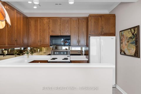 Photo 14 at 304 - 21 Kempenfelt Drive, North Shore, Barrie