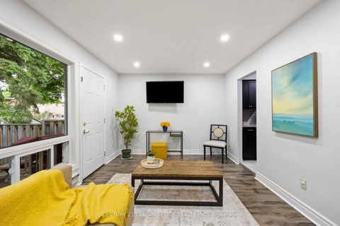 Photo 9 at 18 Rock Fern Way, Don Valley Village, Toronto