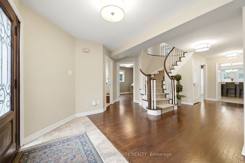 Photo 6 at 29 McGee Crescent, Aurora Highlands, Aurora