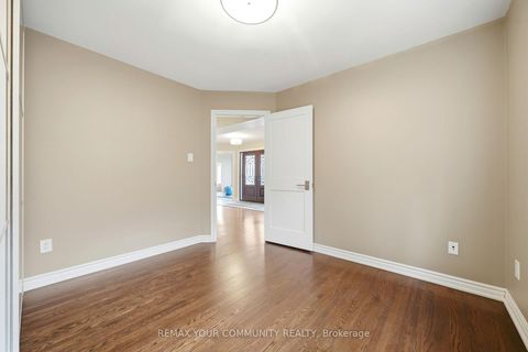 Photo 20 at 29 McGee Crescent, Aurora Highlands, Aurora