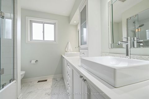 Photo 33 at 29 McGee Crescent, Aurora Highlands, Aurora