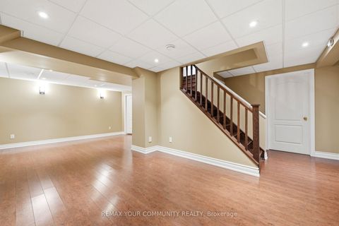 Photo 35 at 29 McGee Crescent, Aurora Highlands, Aurora