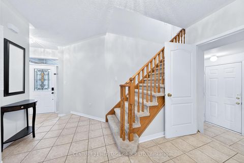 Photo 4 at 489 Menczel Crescent, Summerhill Estates, Newmarket