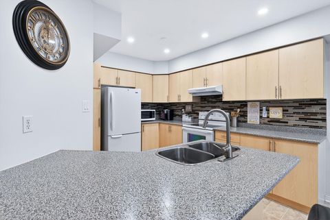 Photo 8 at 489 Menczel Crescent, Summerhill Estates, Newmarket