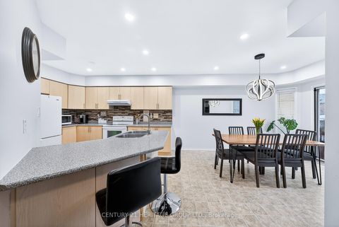 Photo 9 at 489 Menczel Crescent, Summerhill Estates, Newmarket