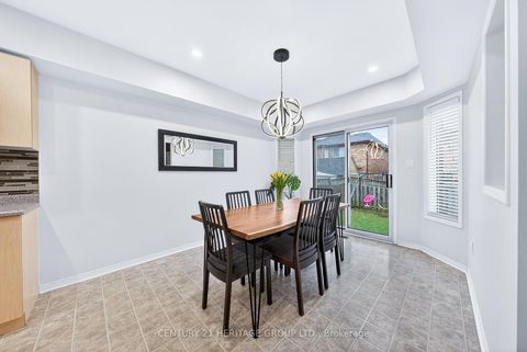 Photo 10 at 489 Menczel Crescent, Summerhill Estates, Newmarket