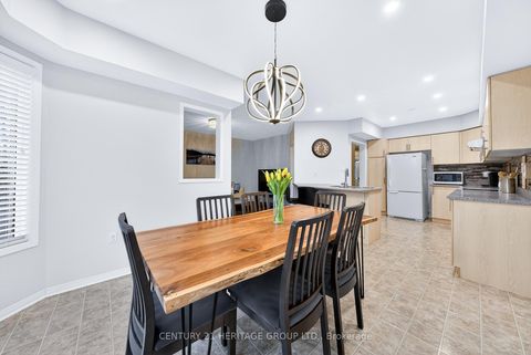 Photo 11 at 489 Menczel Crescent, Summerhill Estates, Newmarket