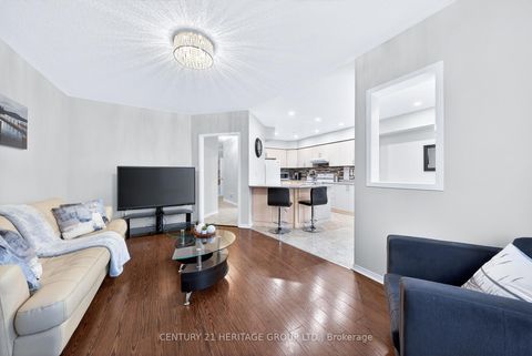 Photo 15 at 489 Menczel Crescent, Summerhill Estates, Newmarket