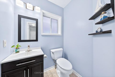 Photo 16 at 489 Menczel Crescent, Summerhill Estates, Newmarket