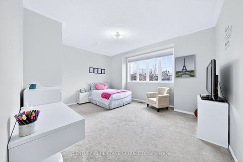 Photo 18 at 489 Menczel Crescent, Summerhill Estates, Newmarket