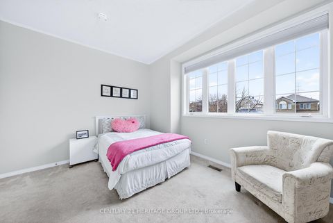 Photo 20 at 489 Menczel Crescent, Summerhill Estates, Newmarket