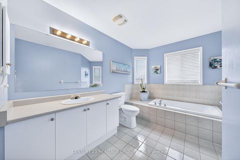 Photo 26 at 489 Menczel Crescent, Summerhill Estates, Newmarket