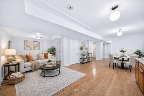 Photo 33 at 489 Menczel Crescent, Summerhill Estates, Newmarket