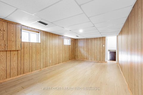 Photo 21 at 211 Shawnee Circle, Pleasant View, Toronto