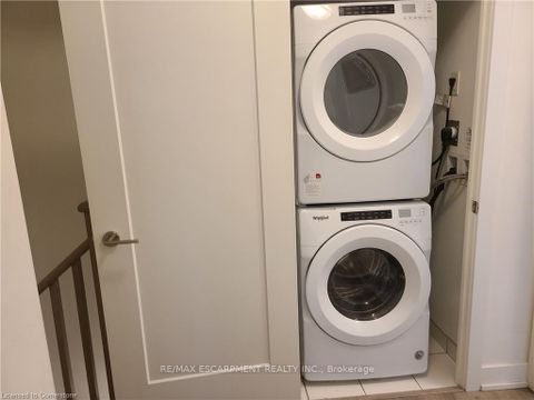 Photo 11 at 120 - 80 Vanauley Street, Chinatown, Toronto