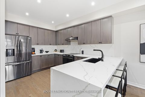 Photo 10 at 255 Moody Drive, Kleinburg, Vaughan