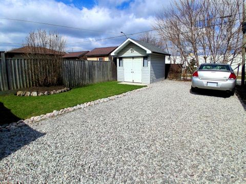 Photo 16 at 6 Brigham Court, Old Rexdale, Toronto