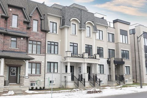 Photo 2 at 8 Guardhouse Crescent, Angus Glen, Markham