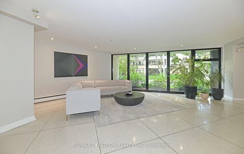 Photo 1 at 501 - 581 Avenue Road, St. Clair, Toronto