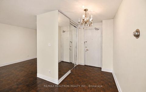 Photo 2 at 501 - 581 Avenue Road, St. Clair, Toronto