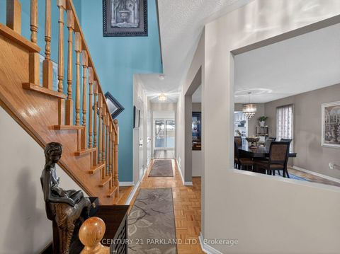 Photo 5 at 181 Purcell Crescent, Maple, Vaughan