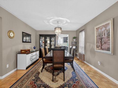 Photo 7 at 181 Purcell Crescent, Maple, Vaughan