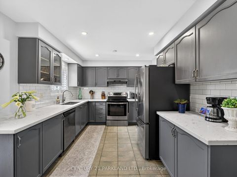 Photo 11 at 181 Purcell Crescent, Maple, Vaughan