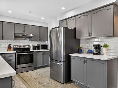 Photo 13 at 181 Purcell Crescent, Maple, Vaughan