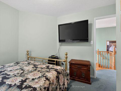 Photo 33 at 181 Purcell Crescent, Maple, Vaughan