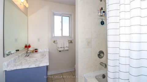 Photo 18 at 62 Birchwood Drive, East Bayfield, Barrie