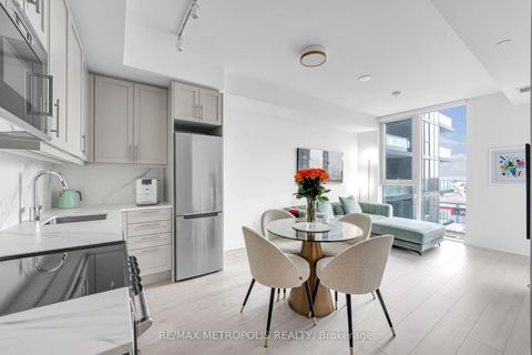 Photo 5 at 509W - 10 Gatineau Drive, Beverley Glen, Vaughan