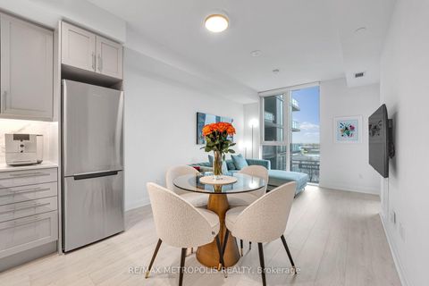 Photo 7 at 509W - 10 Gatineau Drive, Beverley Glen, Vaughan