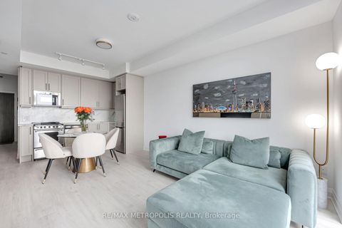 Photo 11 at 509W - 10 Gatineau Drive, Beverley Glen, Vaughan